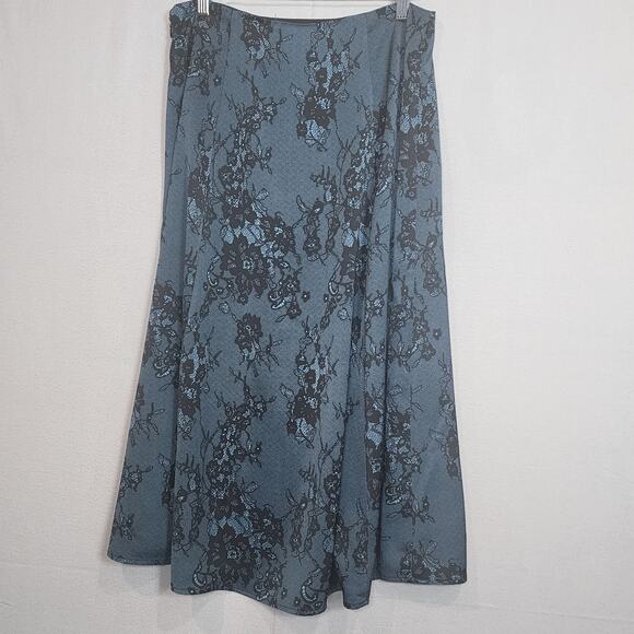T Tahari Blue with Black‎ Lace Floral Maxi Skirt Size 10 - NWT - Picture 2 of 7